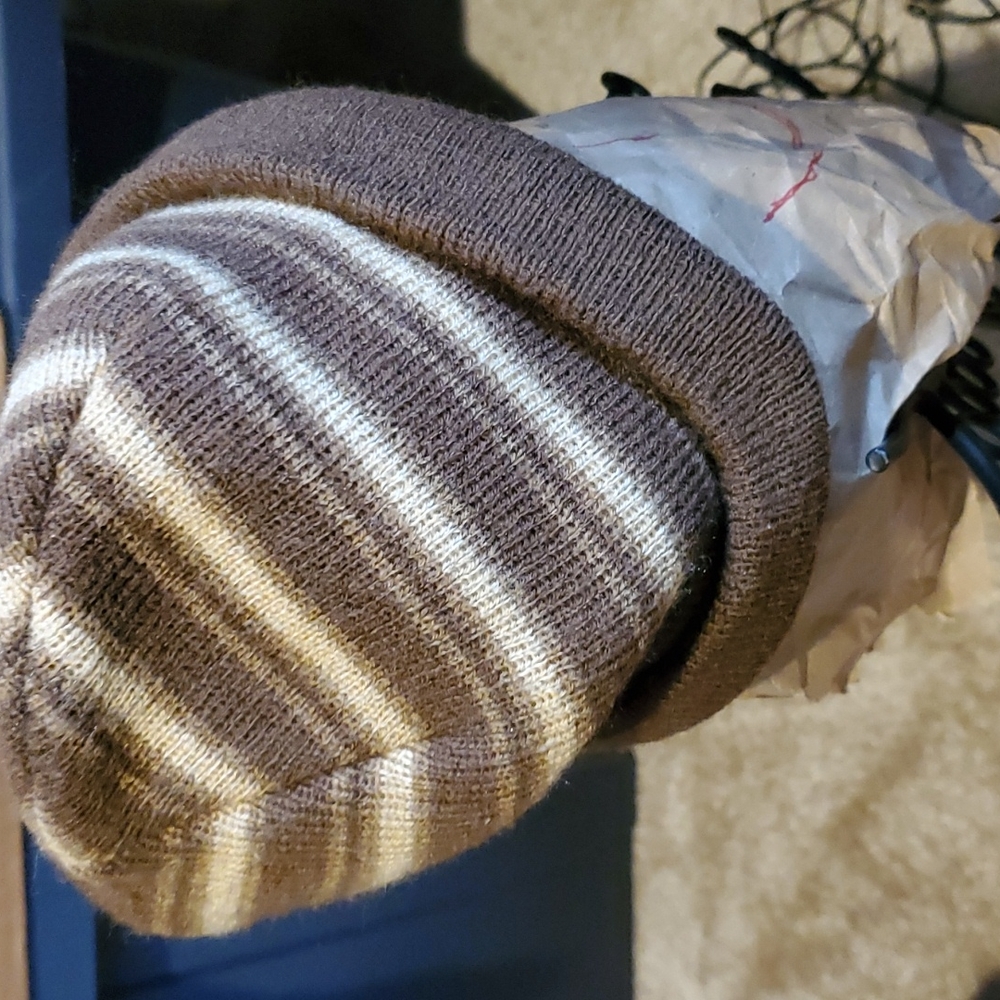 Arlin women's stripped beanie hat